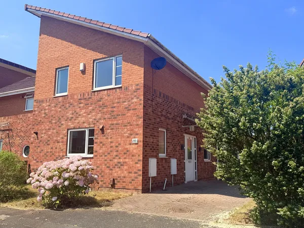 Carrfield Avenue, WA15