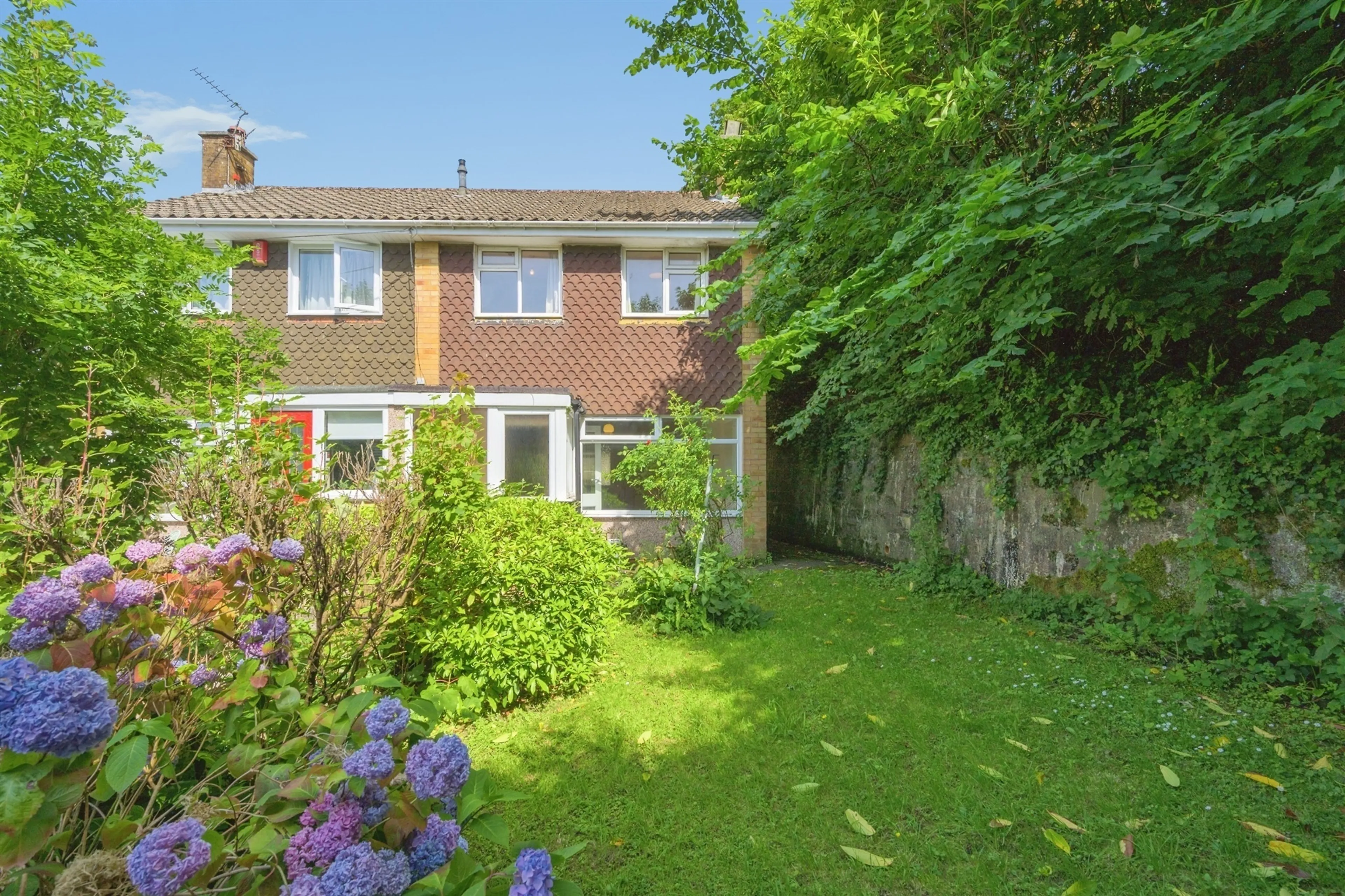Property photo 0