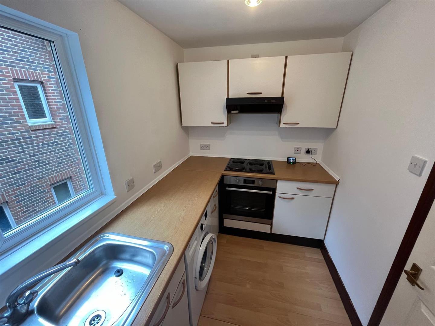 Willowfield, Southgate Image 3