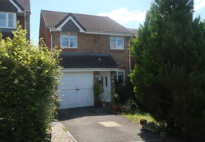 Y Cedrwydden, Blackwood, NP12 