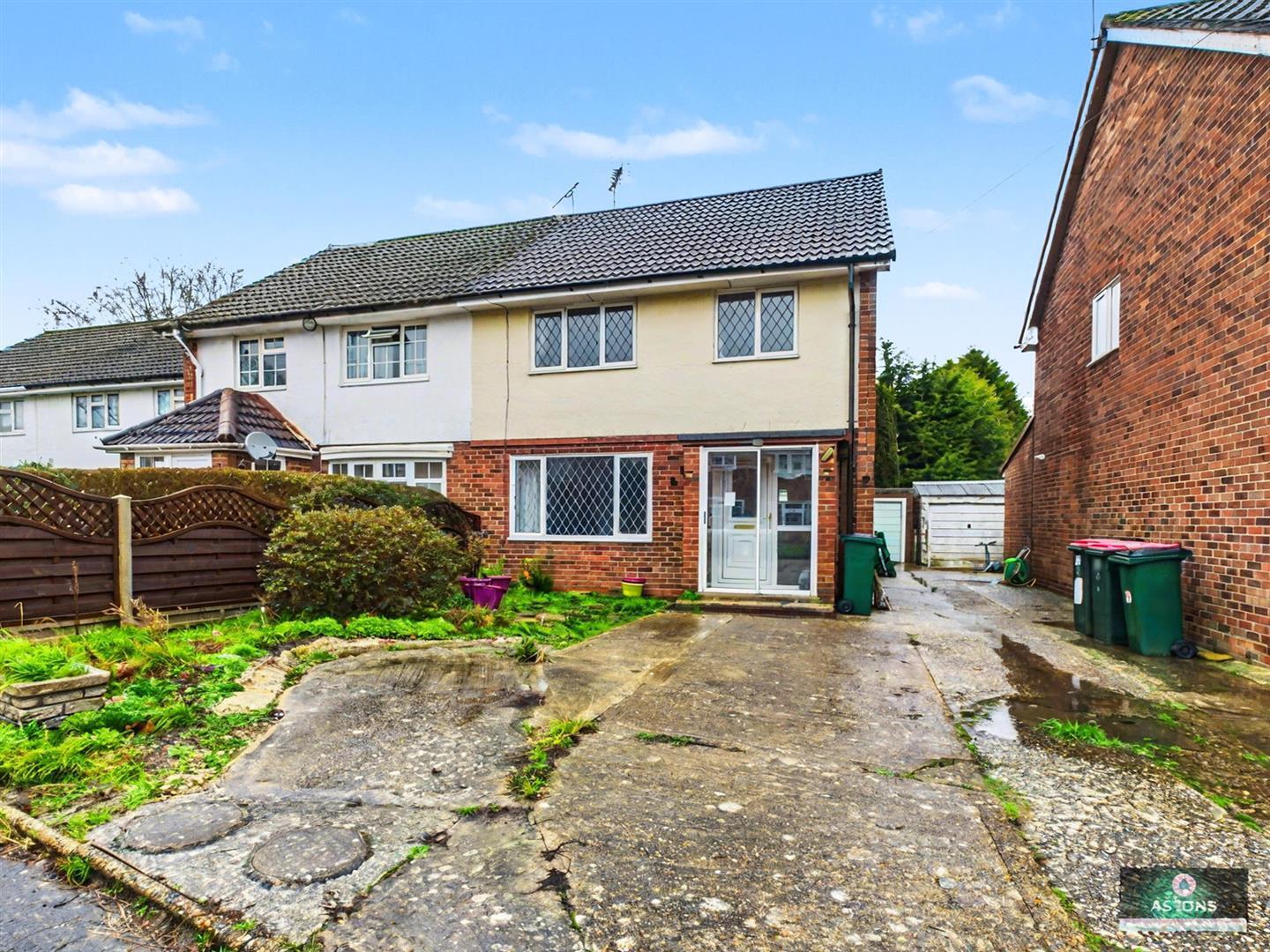 Stafford Road, Langley Walk Image 1