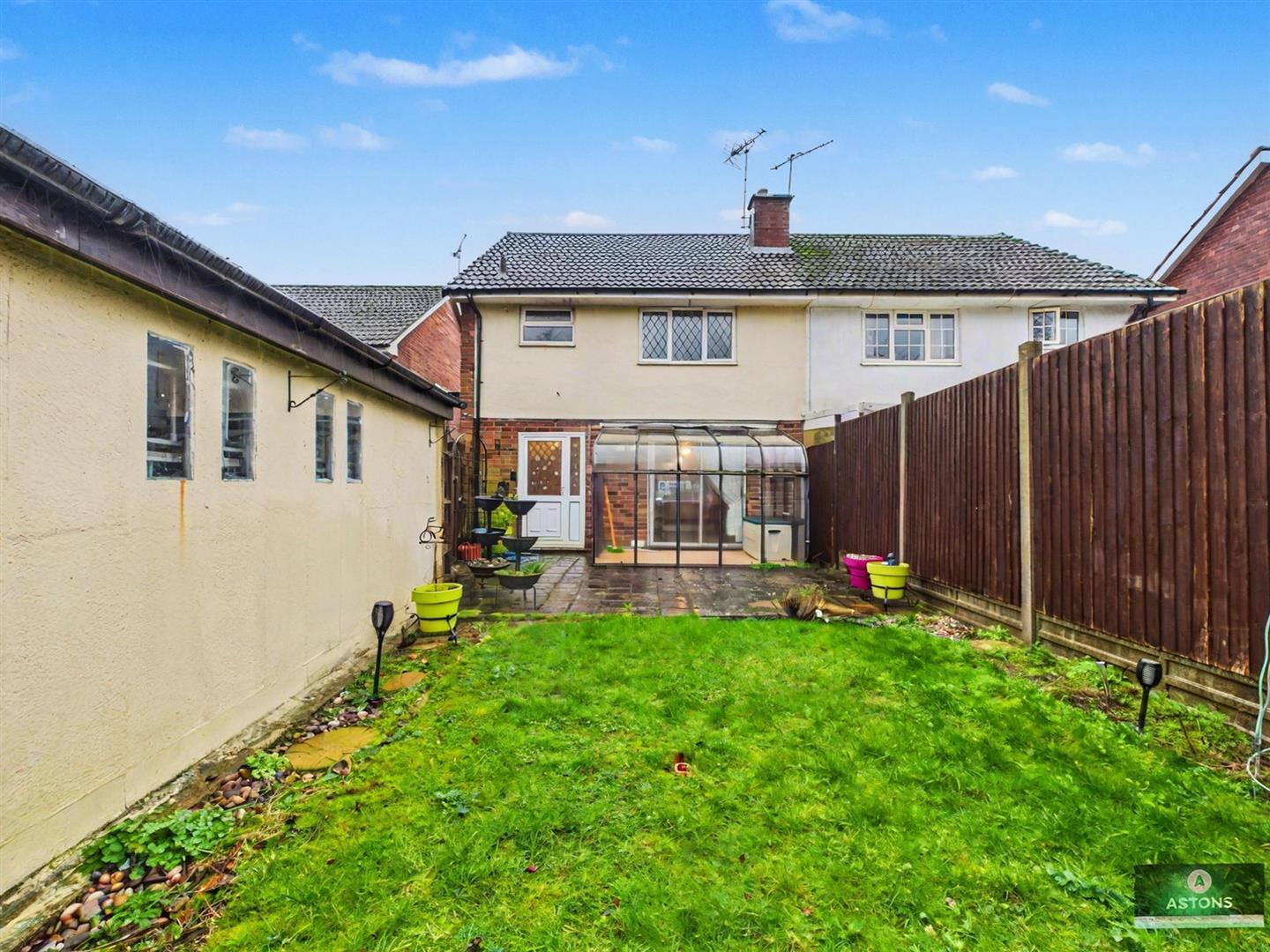 Stafford Road, Langley Walk Image 12