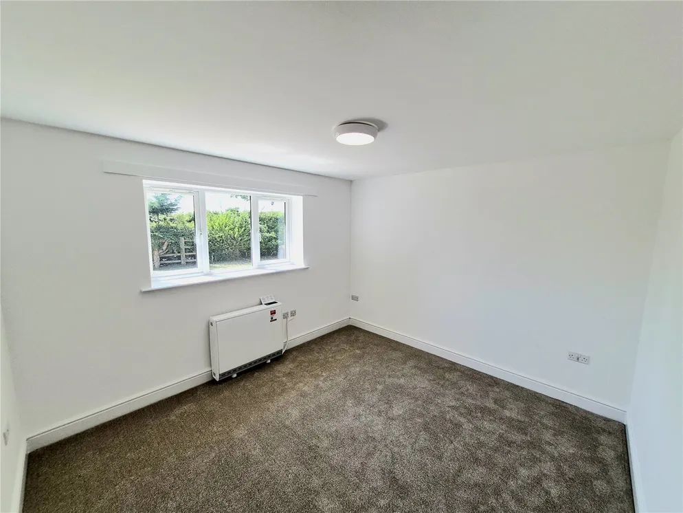 Property carousel item 5