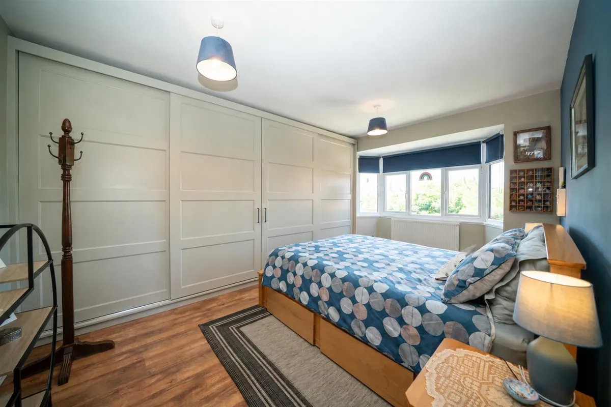 Sundown Avenue, Dunstable, Bedfordshire, LU5 4AJ