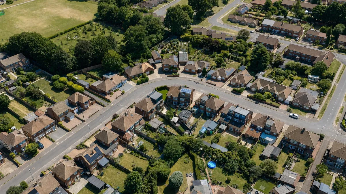 Sundown Avenue, Dunstable, Bedfordshire, LU5 4AJ