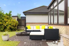 Flures Place, Erskine