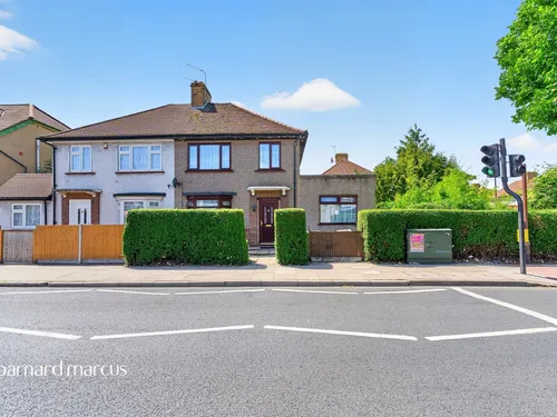 Harlington Road West, Felthamphoto