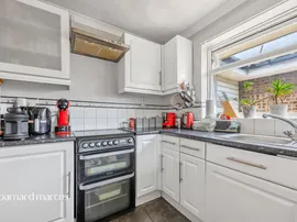 Mortlake Close, Croydon thumb 2