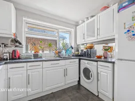 Mortlake Close, Croydon thumb 3