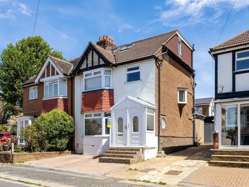 Property thumbnail 1 out of 3