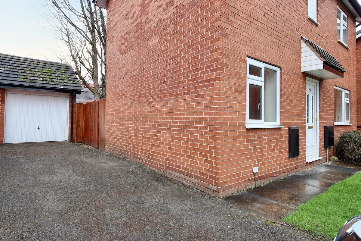 Francis Road, Frodsham, WA6