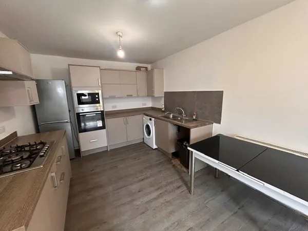Castlecroft Road, Luton, Beds