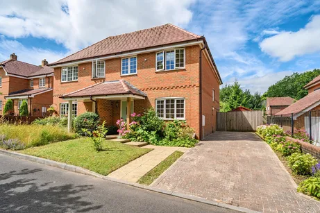 Oakhurst Drive, Four Marks, GU34