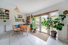 Oakhurst Drive, Four Marks, GU34 photo 3