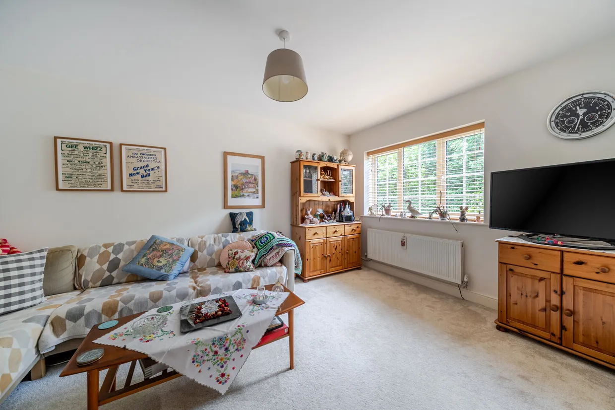Oakhurst Drive, Four Marks, GU34 photo 5