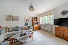 Oakhurst Drive, Four Marks, GU34 photo 5