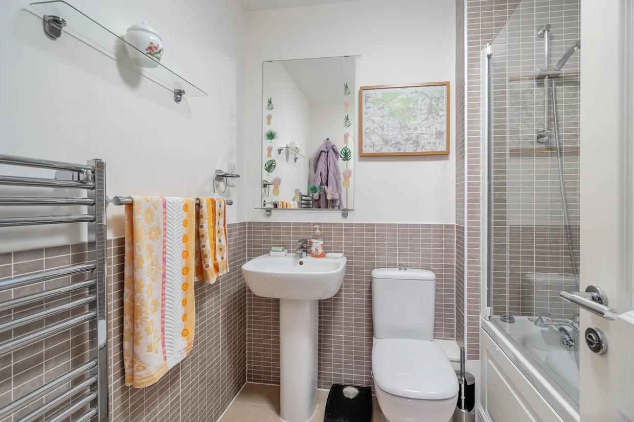 Oakhurst Drive, Four Marks, GU34 photo 7
