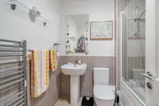 Oakhurst Drive, Four Marks, GU34 photo 7