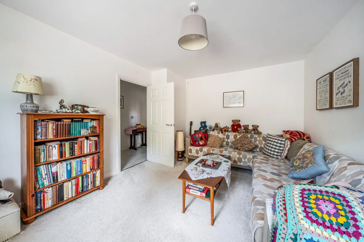 Oakhurst Drive, Four Marks, GU34 photo 8
