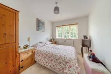 Oakhurst Drive, Four Marks, GU34 photo 11