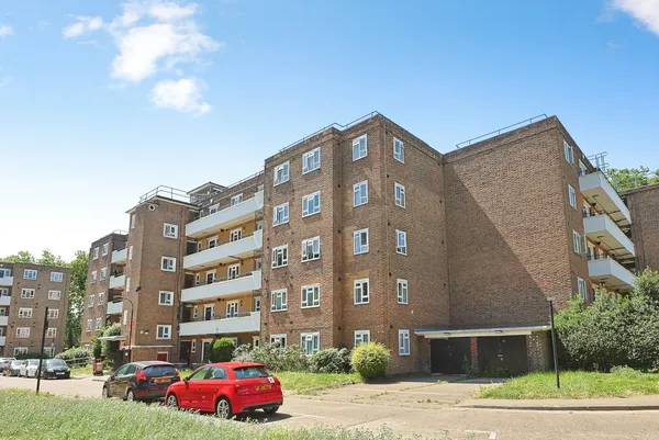 Broomhouse Lane, London, SW6