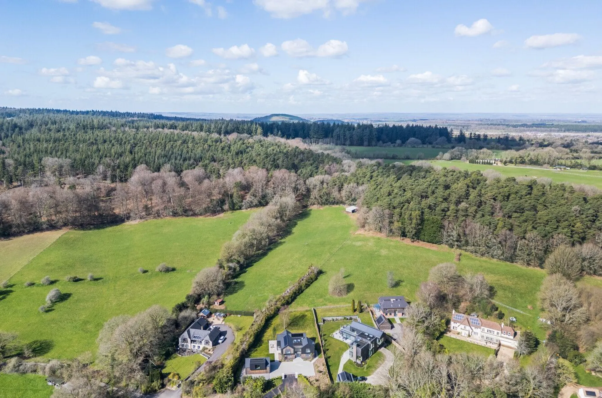 https://mr0.homeflow-assets.co.uk/files/photo/image/47774/2531/_x_/54956995.jpg