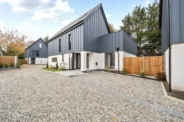 Kingfield Green, Woking, Surrey, GU22