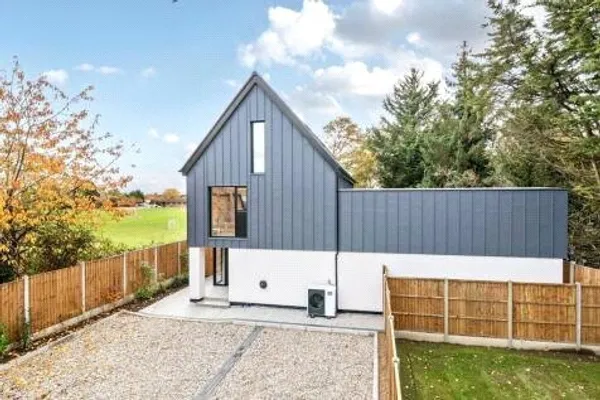 Kingfield Green, Woking, Surrey, GU22
