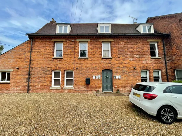 Pampisford Road, Abington
