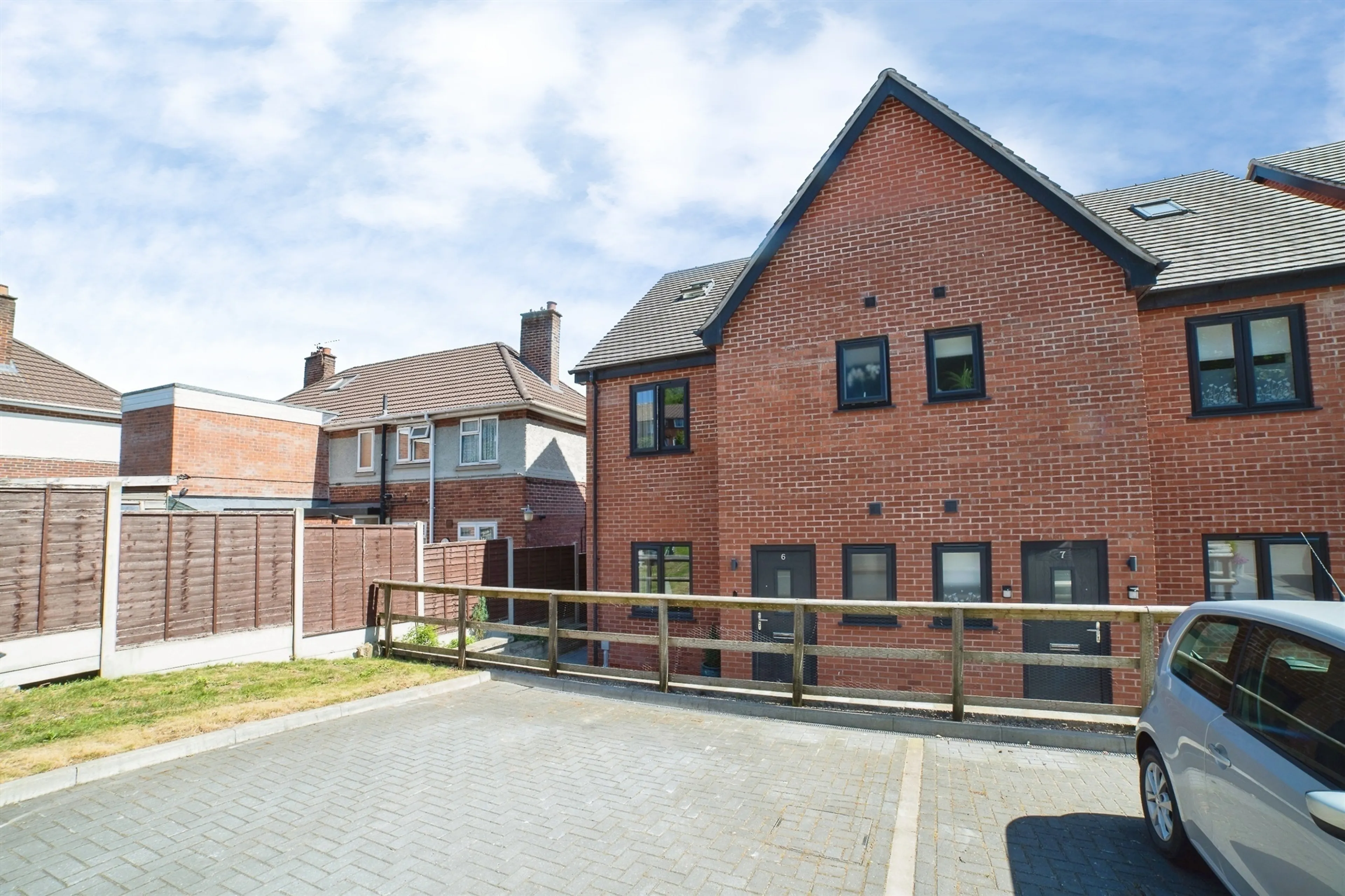Property photo 0