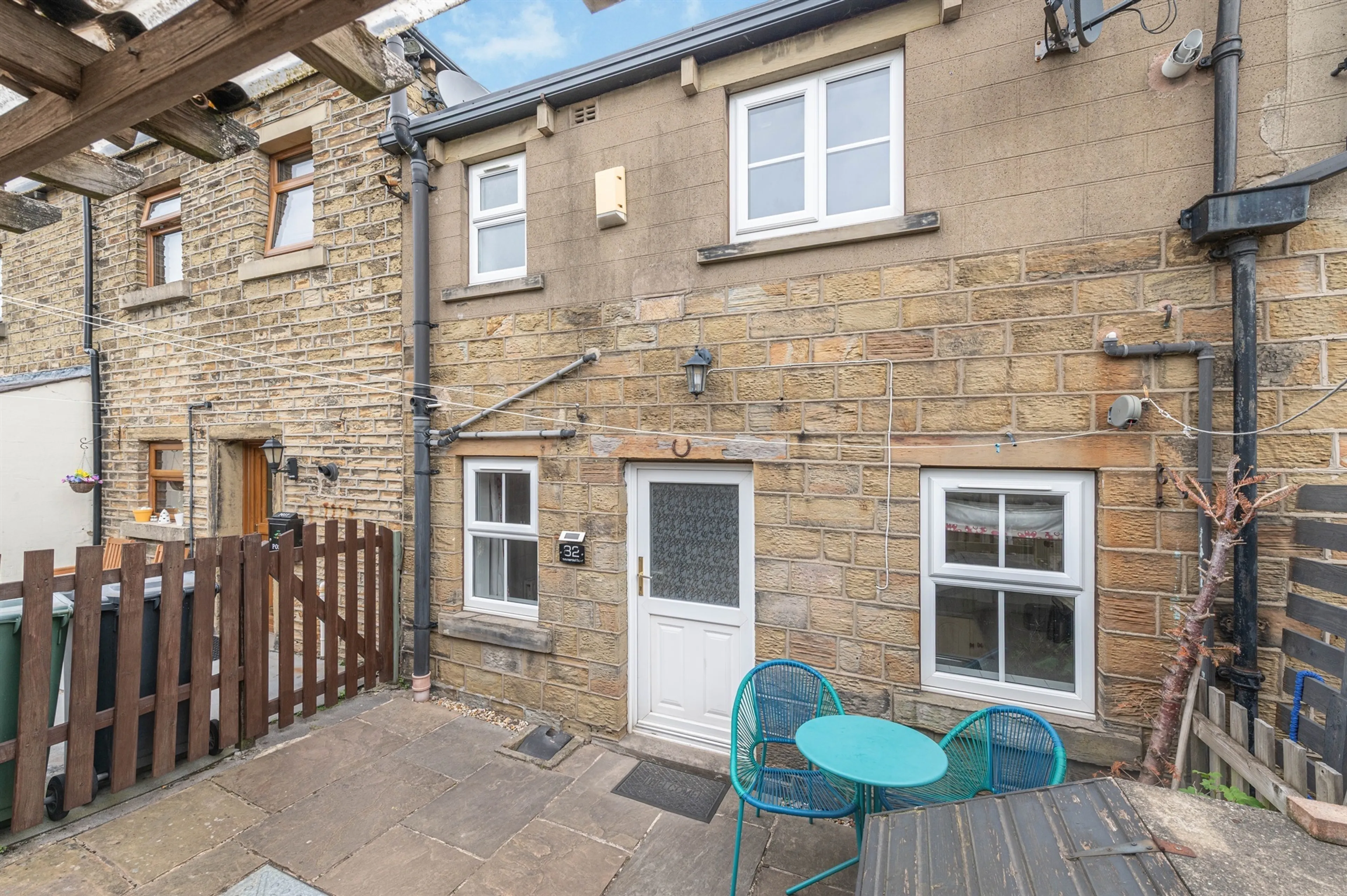 Property at Commercial Road, Skelmanthorpe, Huddersfield