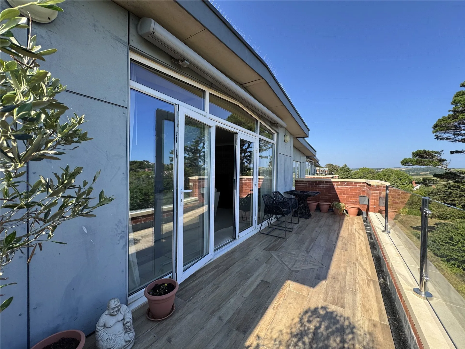 Property photo top 1
