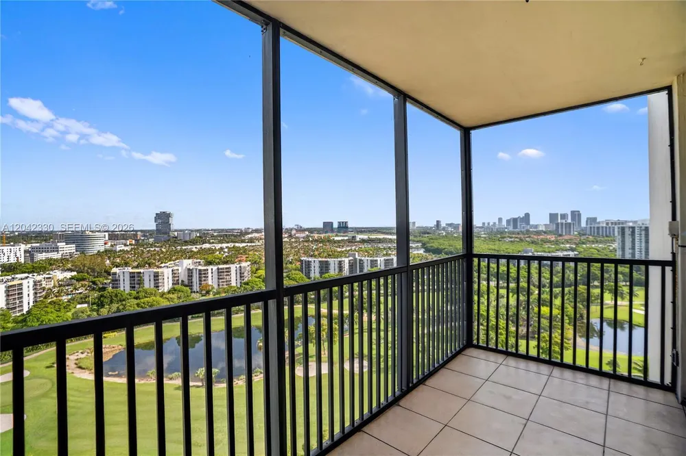 20301 W Country Club Dr, Aventura, FL 33180