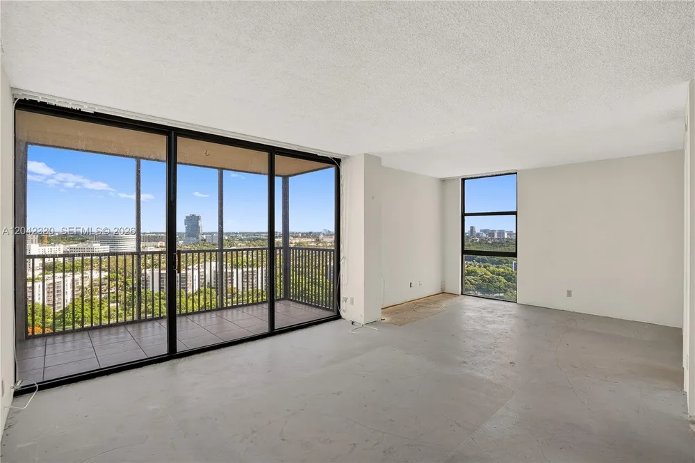 20301 W Country Club Dr, Aventura, FL 33180