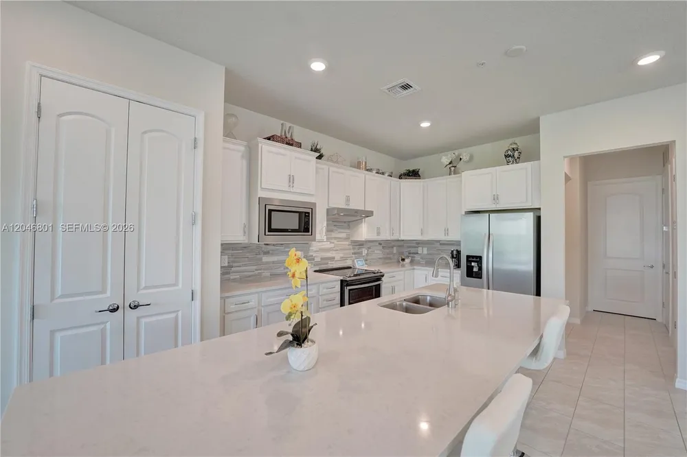 21982 CANADENSIS CIR, Boca Raton, FL 33428