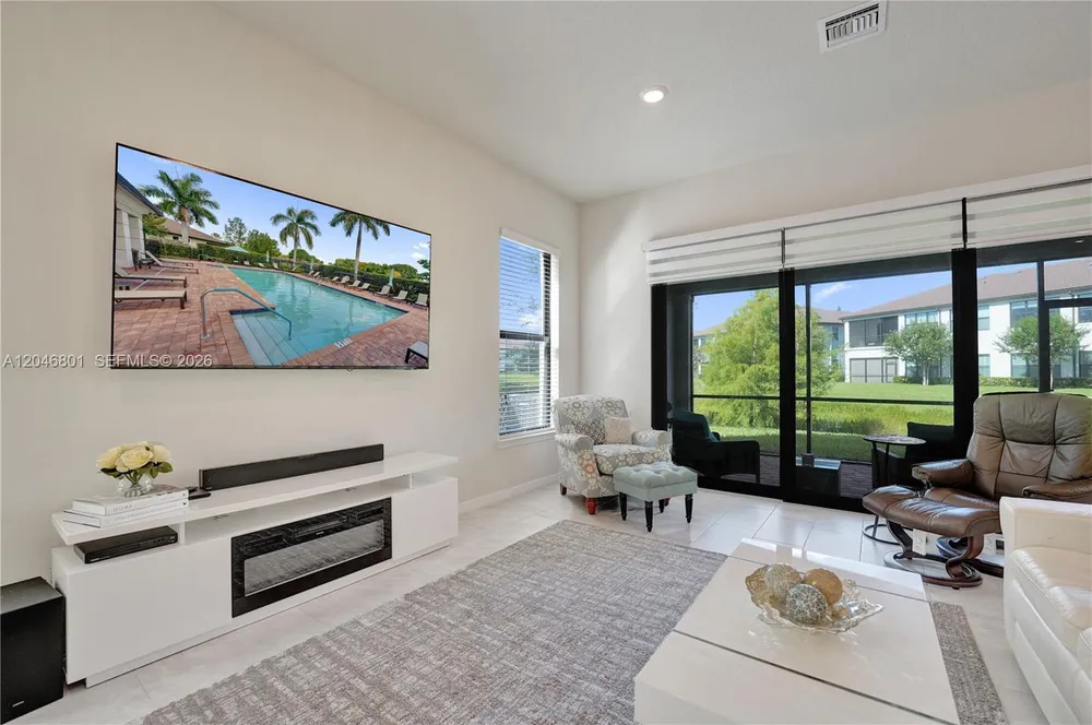 21982 CANADENSIS CIR, Boca Raton, FL 33428