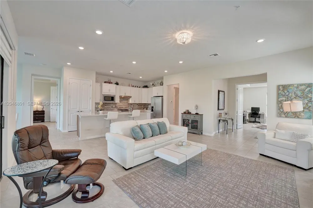 21982 CANADENSIS CIR, Boca Raton, FL 33428