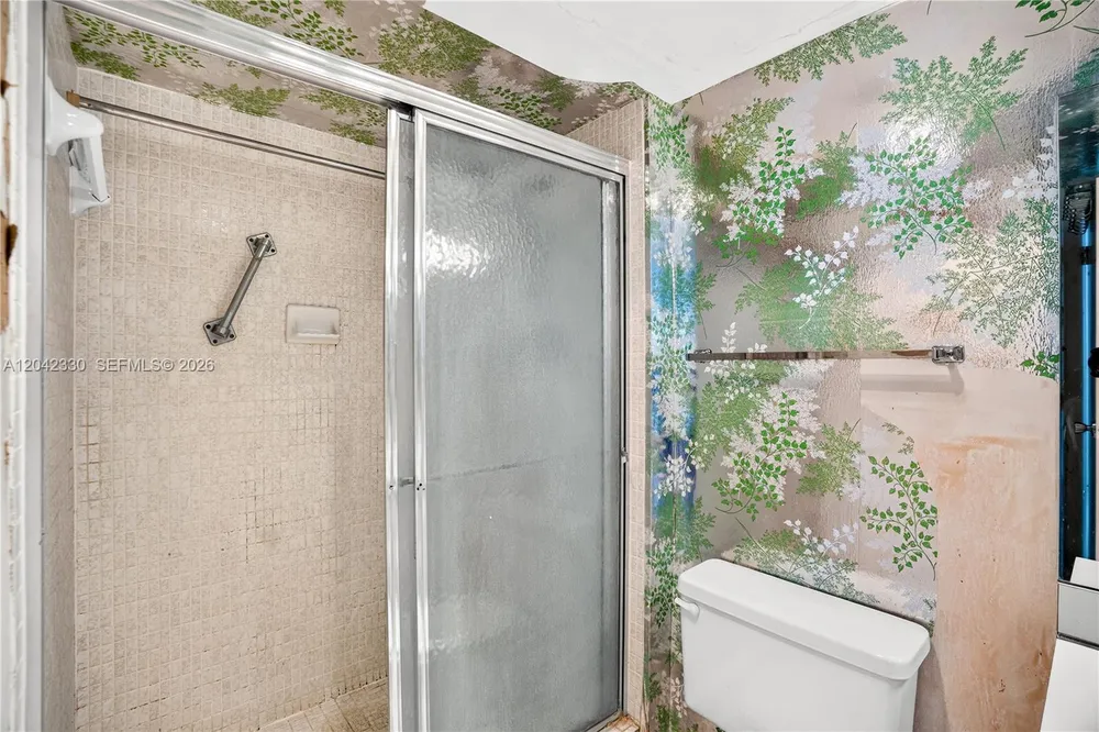 20301 W Country Club Dr, Aventura, FL 33180