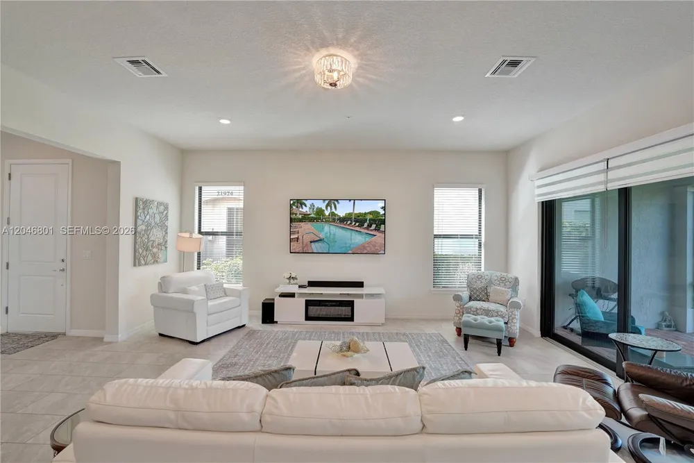 21982 CANADENSIS CIR, Boca Raton, FL 33428