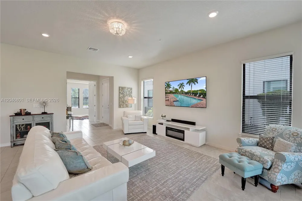 21982 CANADENSIS CIR, Boca Raton, FL 33428