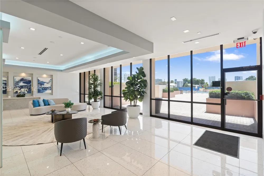 20301 W Country Club Dr, Aventura, FL 33180