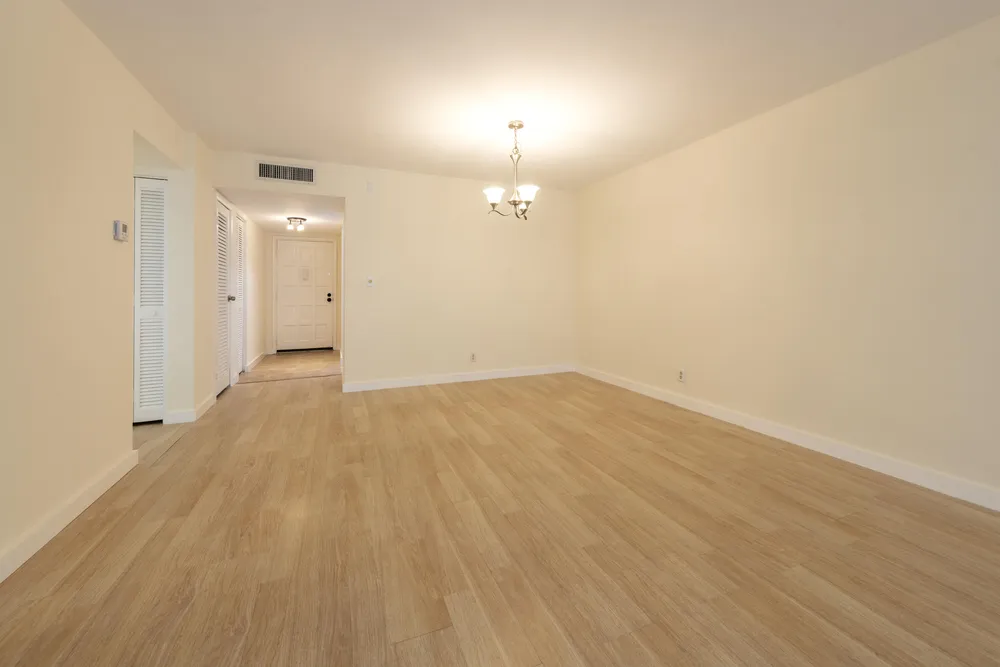 6061 N Falls Cir Dr, Lauderhill, FL 33319
