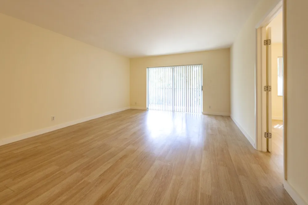 6061 N Falls Cir Dr, Lauderhill, FL 33319