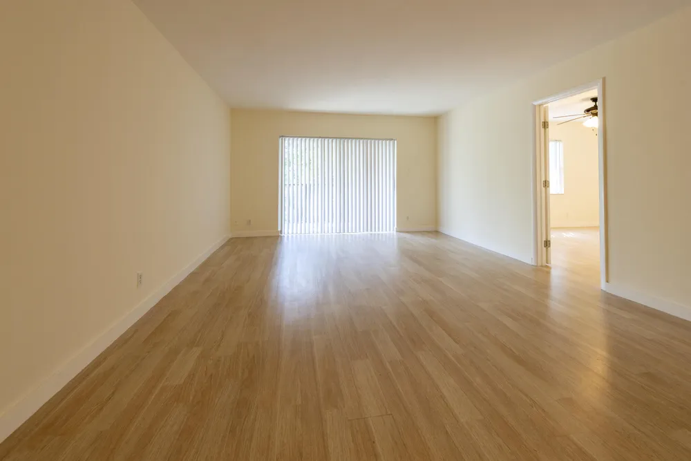 6061 N Falls Cir Dr, Lauderhill, FL 33319