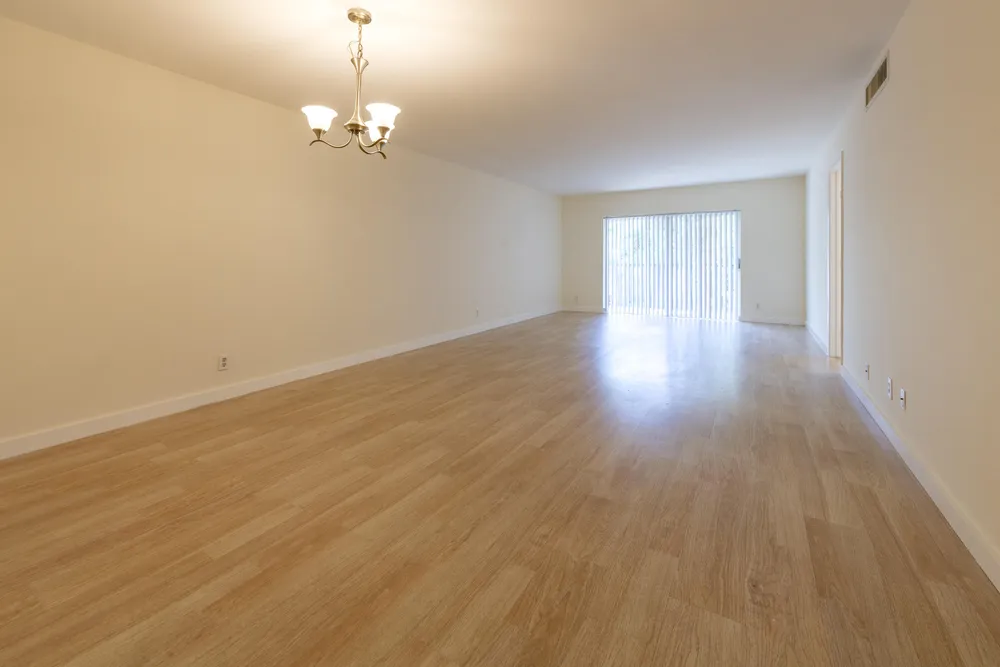 6061 N Falls Cir Dr, Lauderhill, FL 33319