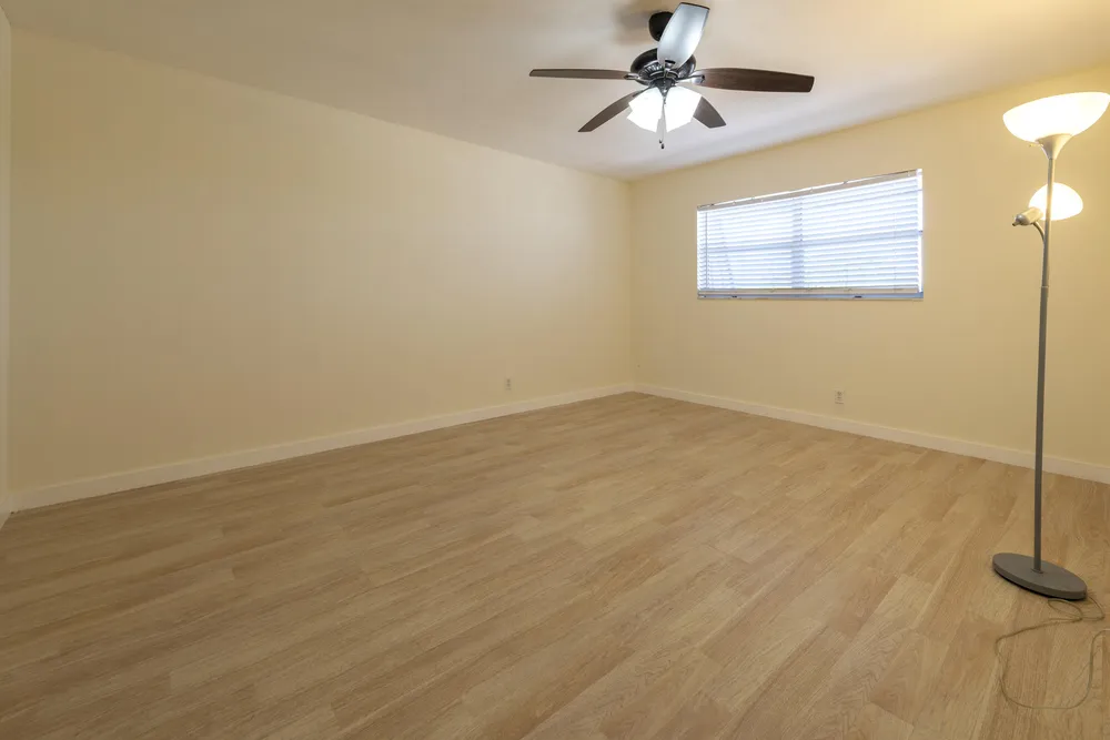 6061 N Falls Cir Dr, Lauderhill, FL 33319