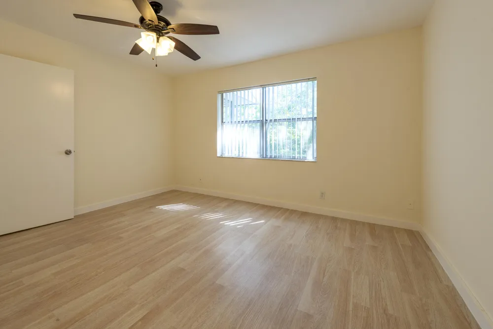 6061 N Falls Cir Dr, Lauderhill, FL 33319