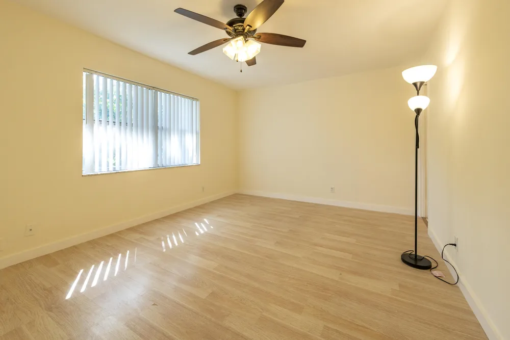 6061 N Falls Cir Dr, Lauderhill, FL 33319