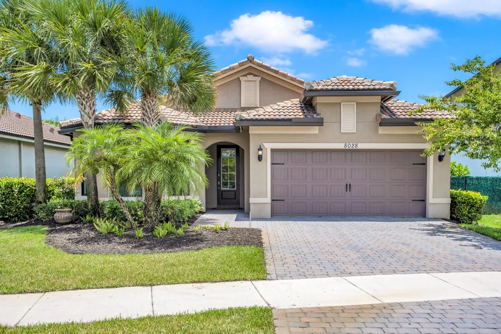 8028 NW 78th St, Tamarac, FL 33321
