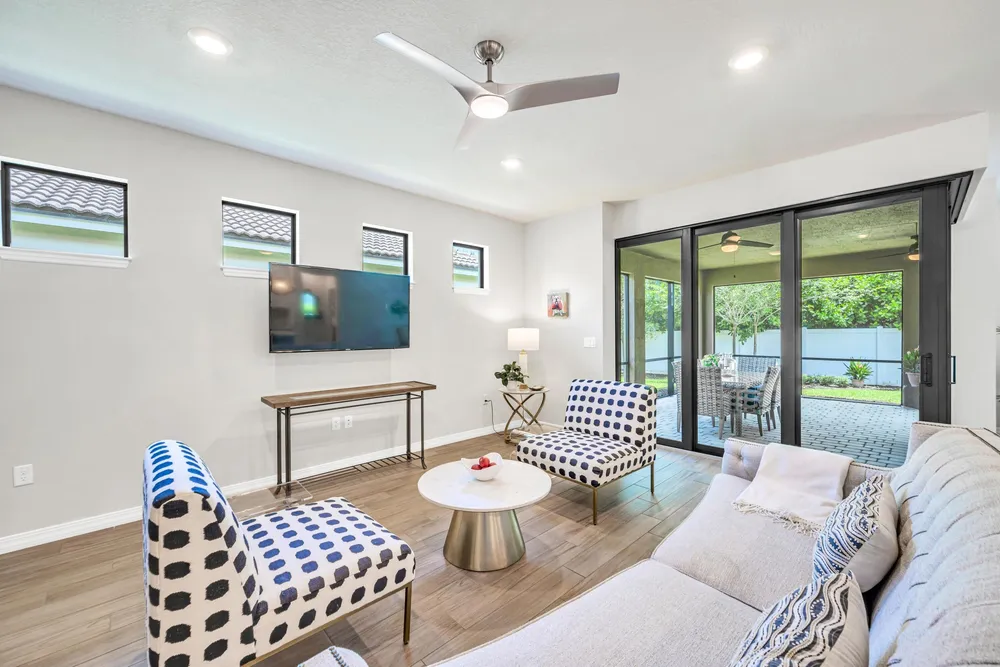 8028 NW 78th St, Tamarac, FL 33321